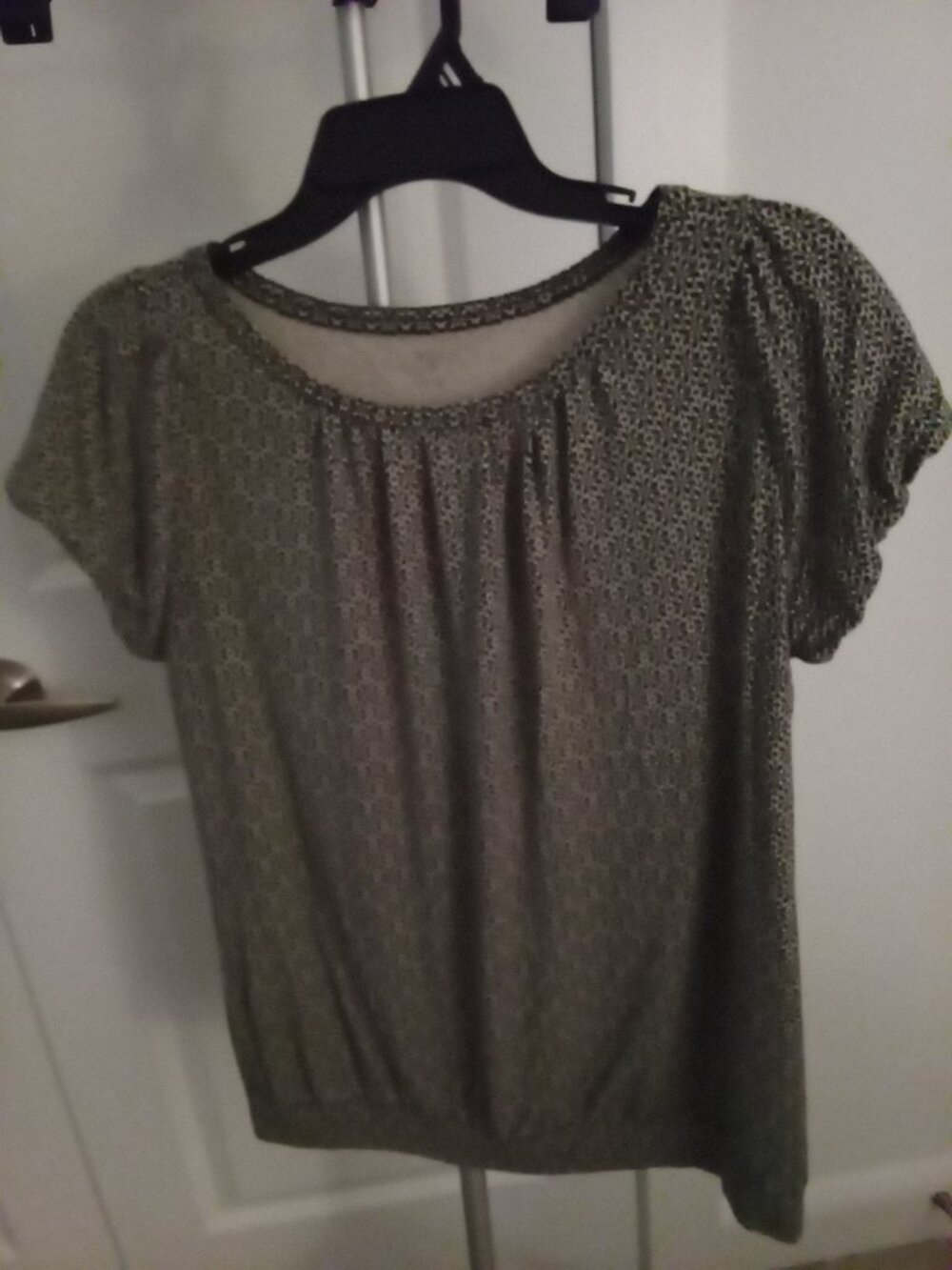 Loft Ann Taylor Large Rayon Spandex Black and White Ditsy Floral Shirt